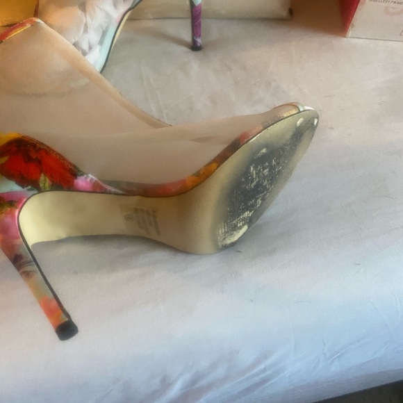 Multi Color Net heel sandal Shoe - Picture 3 of 3